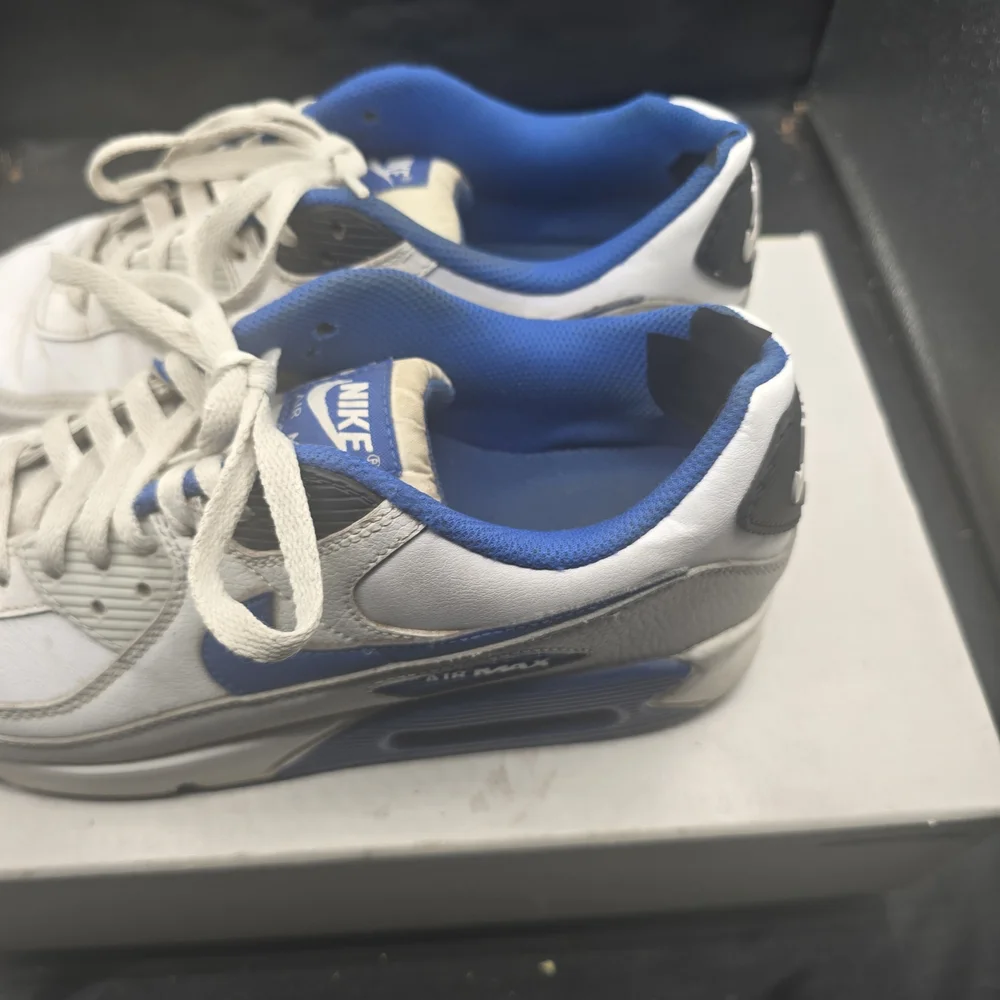 Nike Men's White and Blue‎ Sneakers
